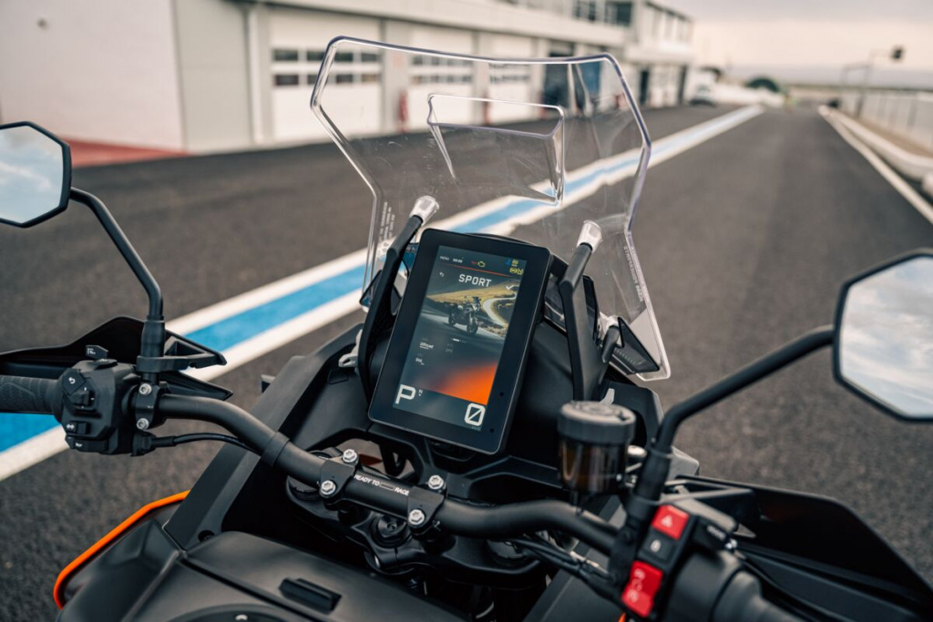 641941_MY25 KTM 1390 SUPER ADVENTURE S EVO ORANGE_KTM 1390 SUPER ADVENTURE range (2).jpg
